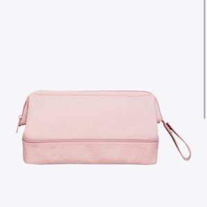 LIKE NEW!! BEIS The Dopp Kit in Atlas Pink